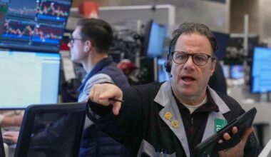 Stocks recover but oil up US$110 a barrel