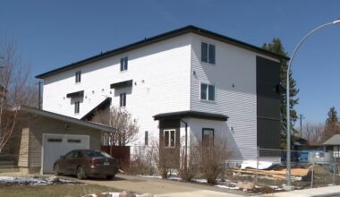 Edmonton city council passes height restrictions on infill builds