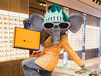 NY Liberty mascot in Sunglass Hut