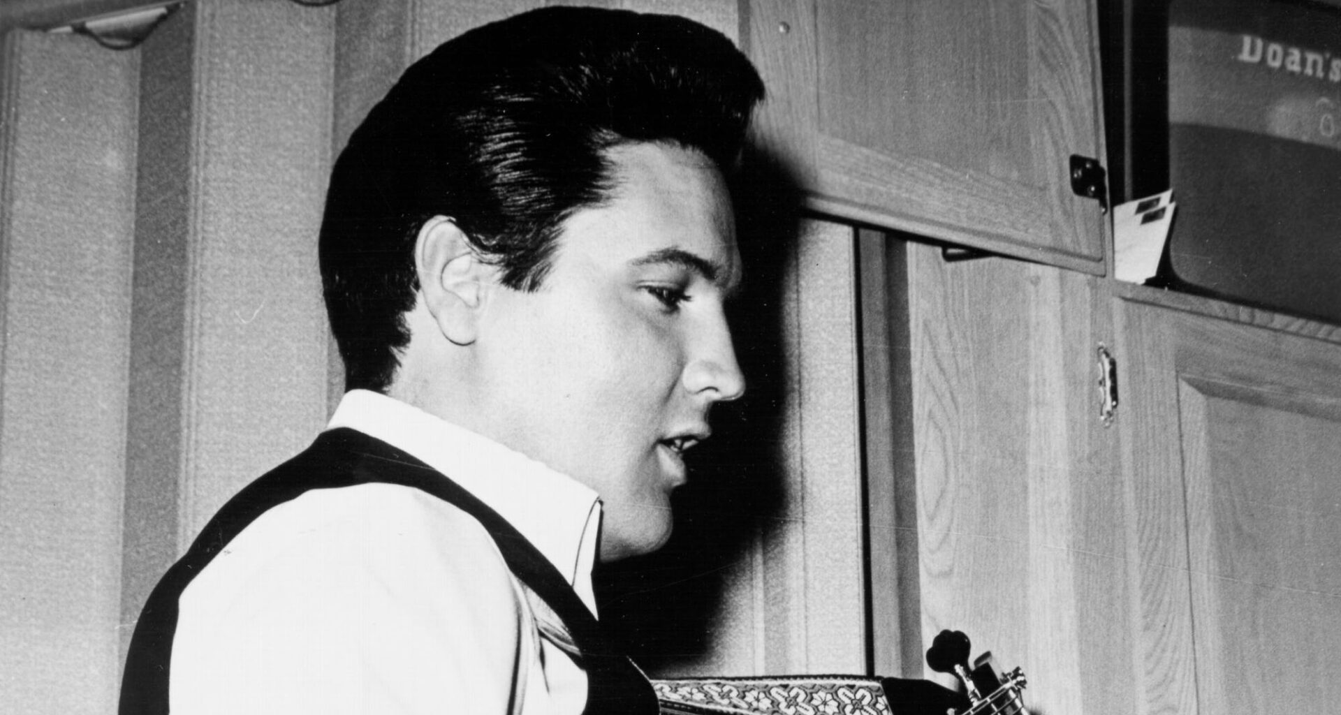 On This Day in 1960, Elvis Presley Was Back on Top of the Charts for the First Time Since Serving His Country
