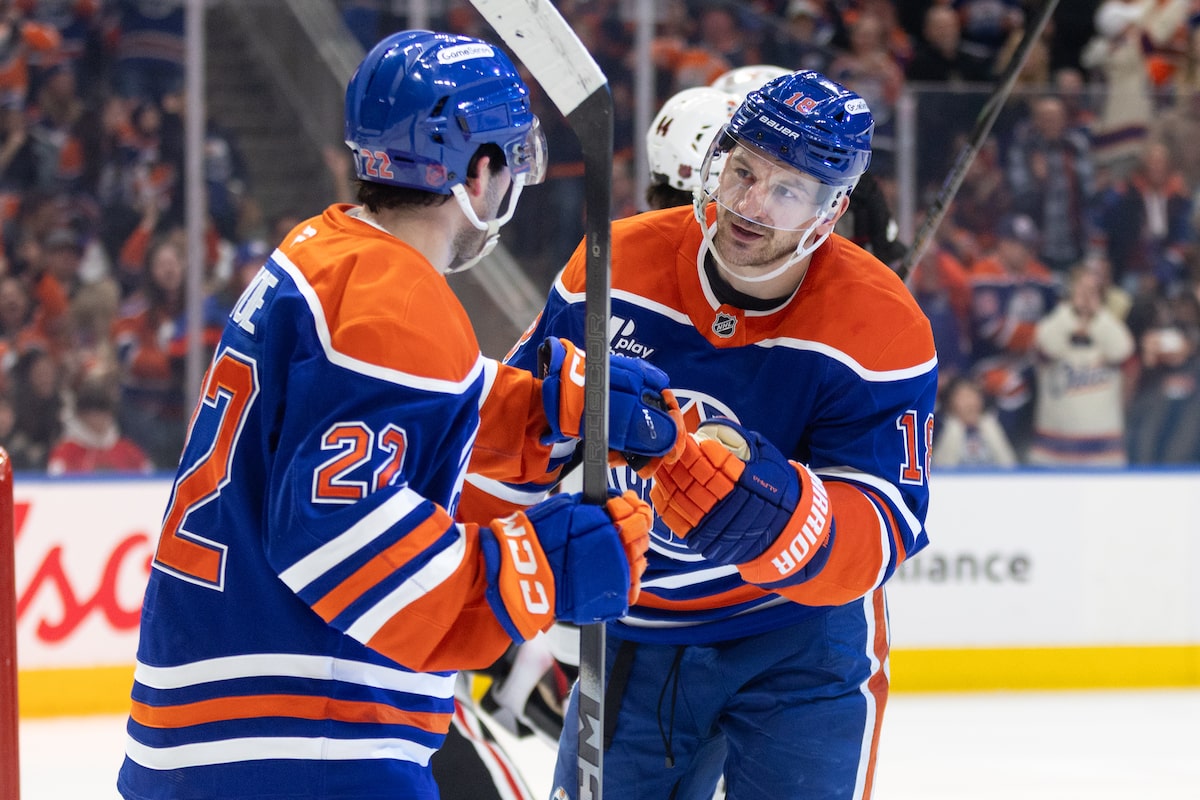 Oilers top Blackhawks 3-1 to eliminate Chicago from playoff contention