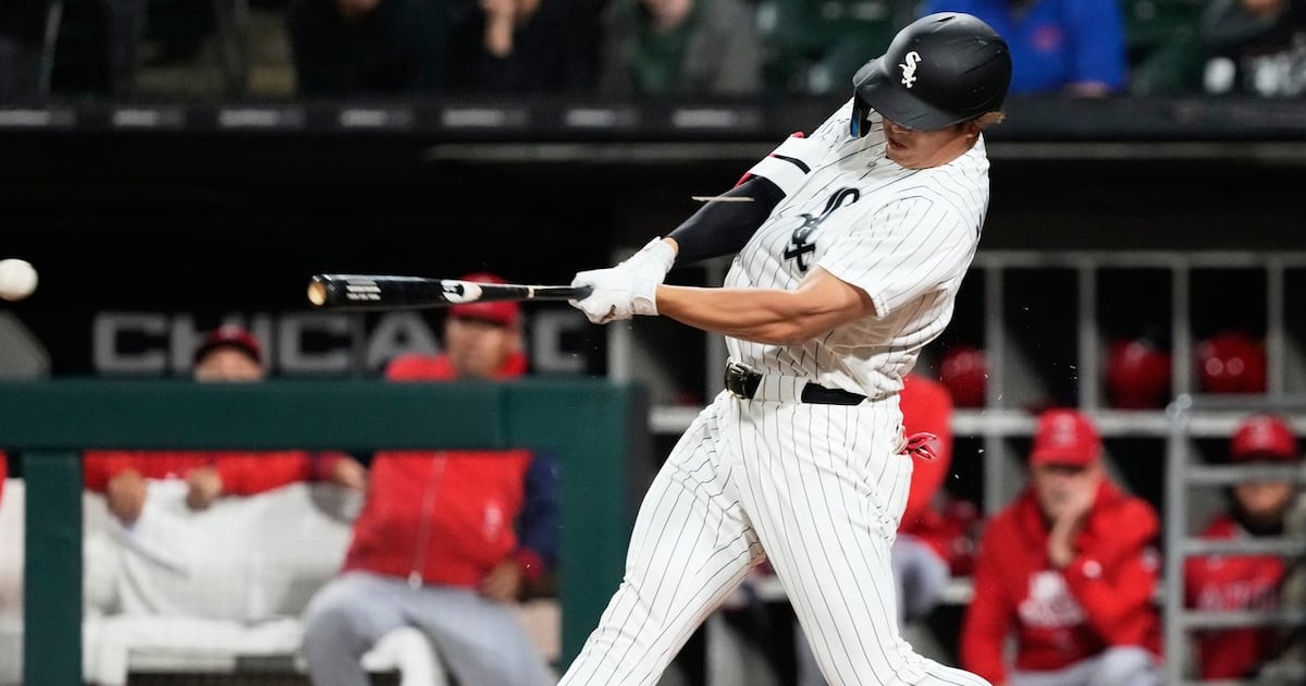 Munetaka Murakami homers again as White Sox top Angels for a rain-delayed win