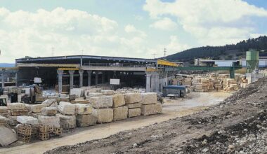 Brawny shekel threatens to knock out exporters, tech firms dependent on almighty dollar