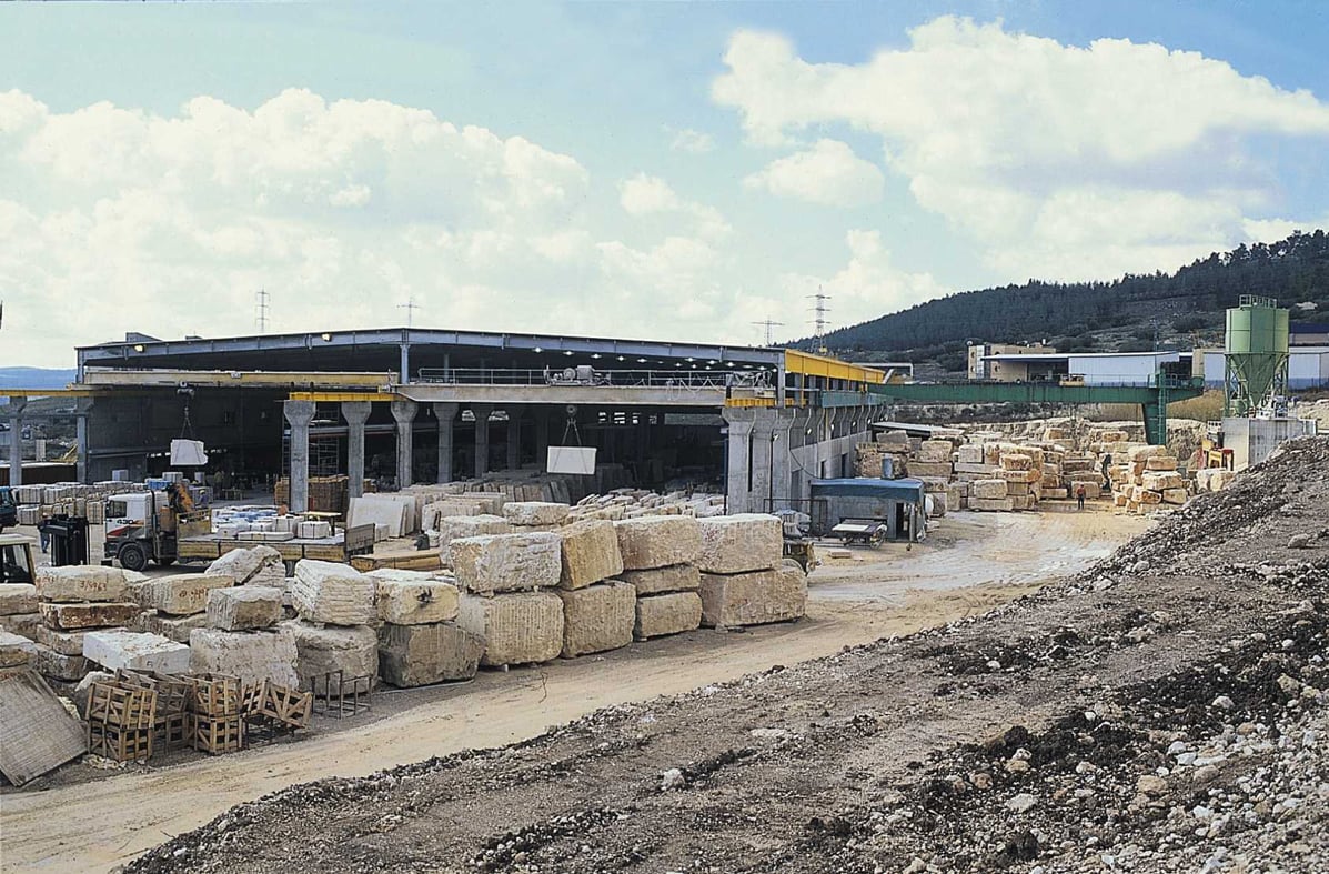 Brawny shekel threatens to knock out exporters, tech firms dependent on almighty dollar