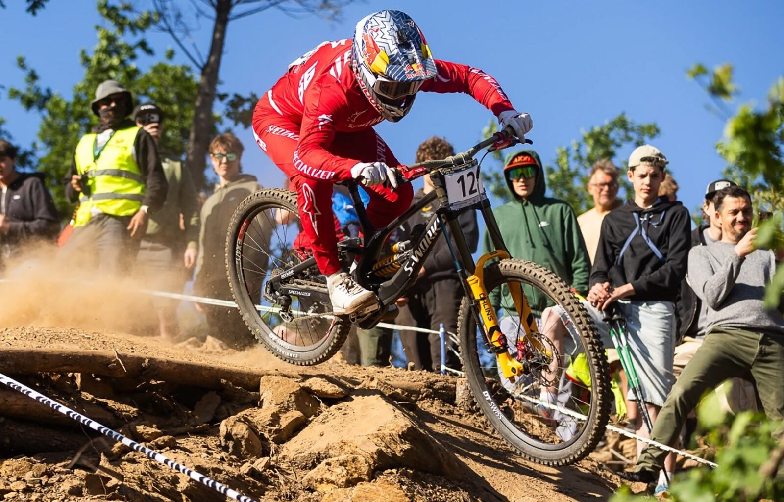 Finn Iles opens 2026 with podium at iXS European Downhill Cup