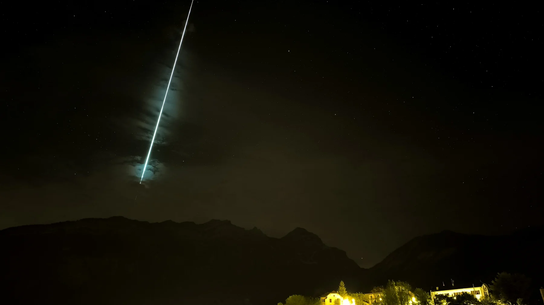 Fireball-April-21-2026-Ugine-FR-Michel-C-AMS