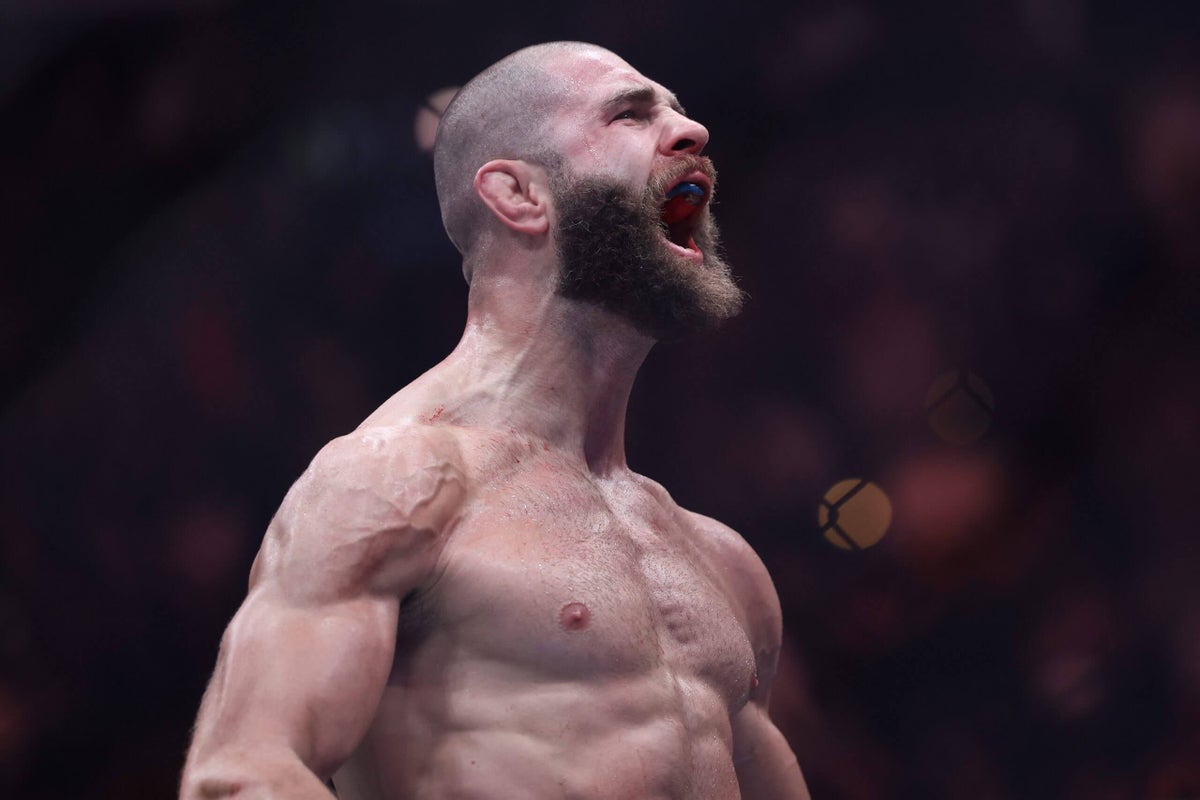 UFC 327 odds, predictions: Jiri Prochazka, Carlos Ulberg battle for light heavyweight title