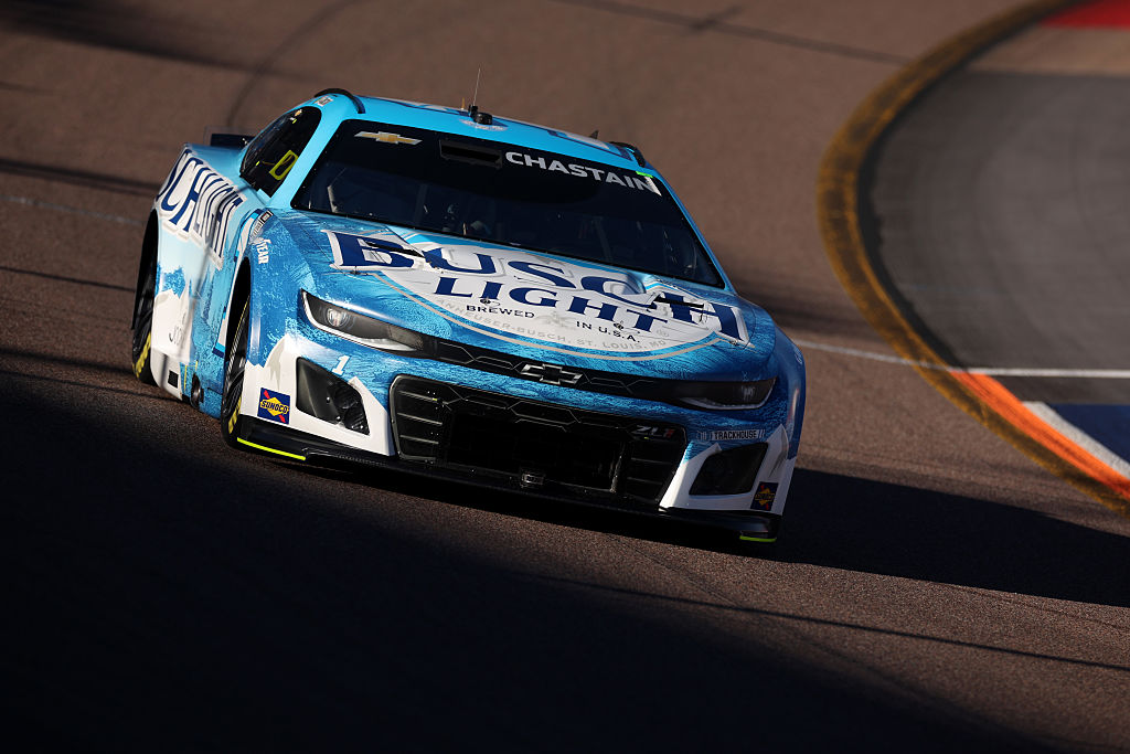 AVONDALE, ARIZONA - NOVEMBER 01: Ross Chastain, driver of the #1 Busch Light Chevrolet, drives during qualifying for the NASCAR Cup Series Championship at Phoenix Raceway on November 01, 2025 in Avondale, Arizona. (Photo by James Gilbert/Getty Images)