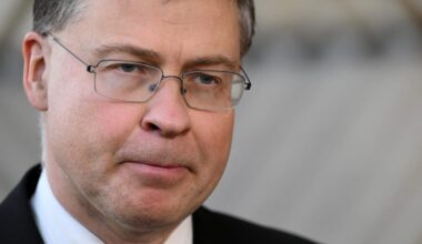 Brussels backs windfall tax on big firms to ease pain from energy crisis – POLITICO