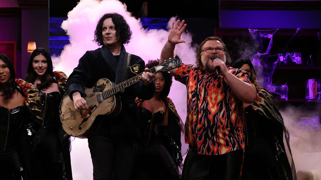 Watch Jack White and Jack Black Reimagine “Seven Nation Army” on SNL