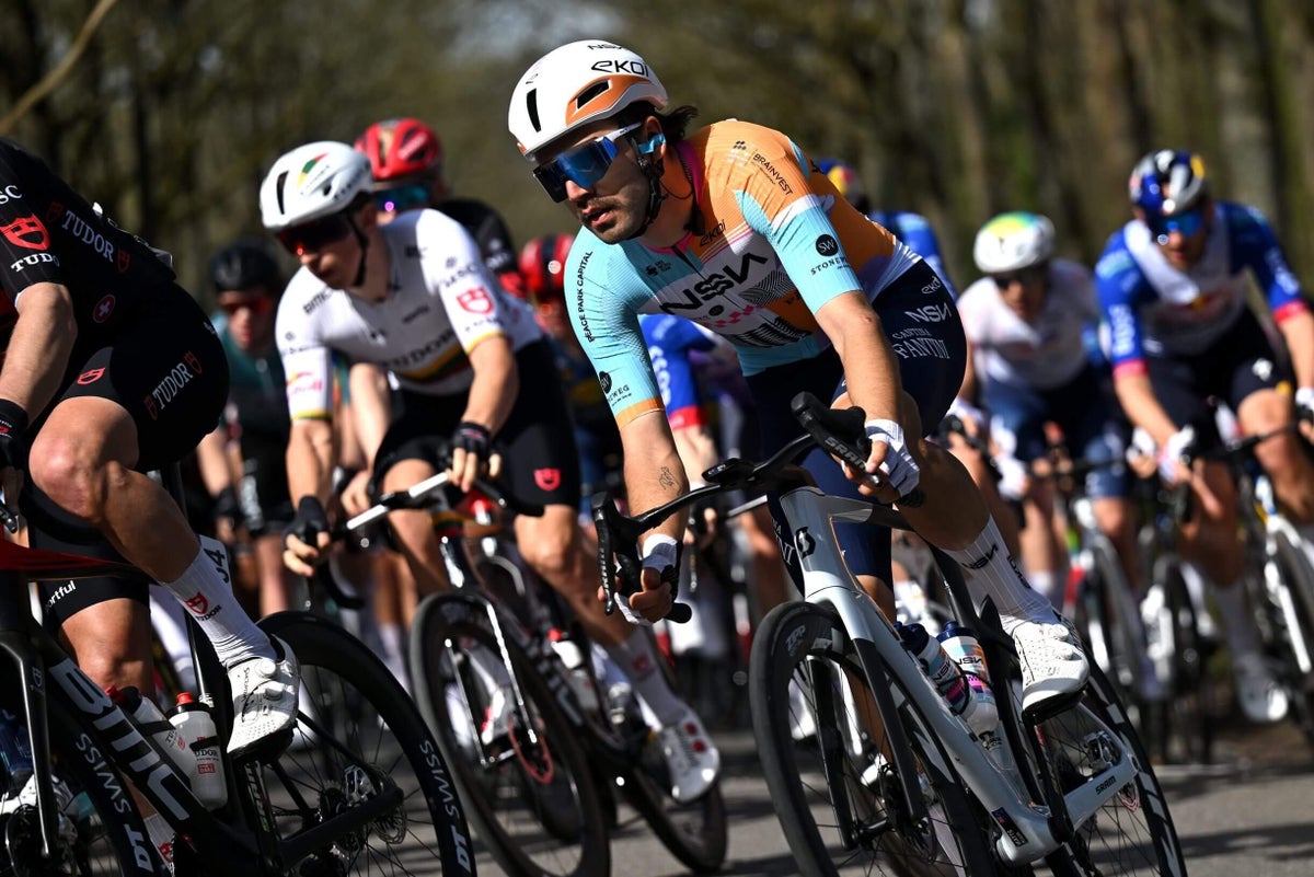 New Zealand cyclist banned for punching fellow rider during race