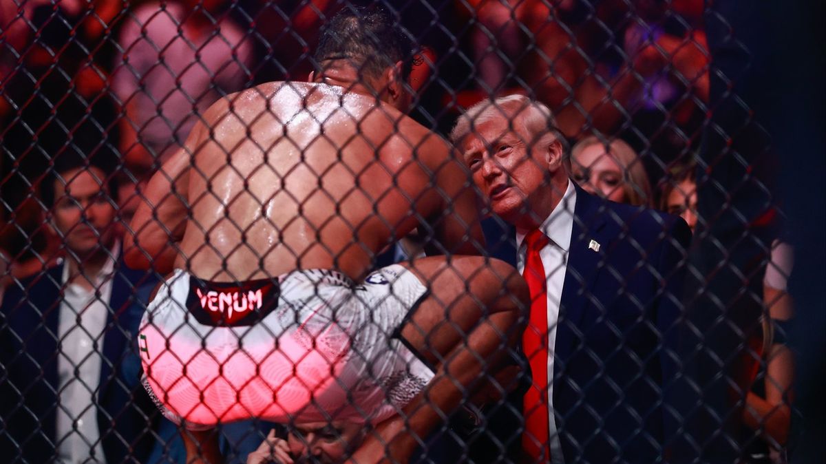 Trump makes strange comment to MMA fighter moments after win
