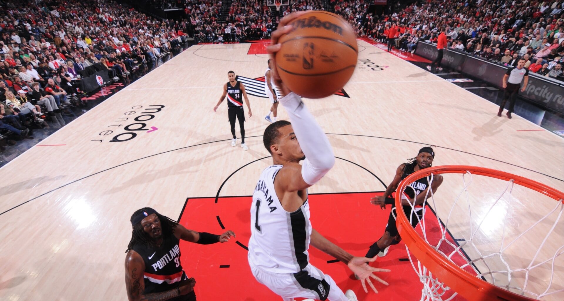 Live Updates: 2026 NBA Playoffs, R1