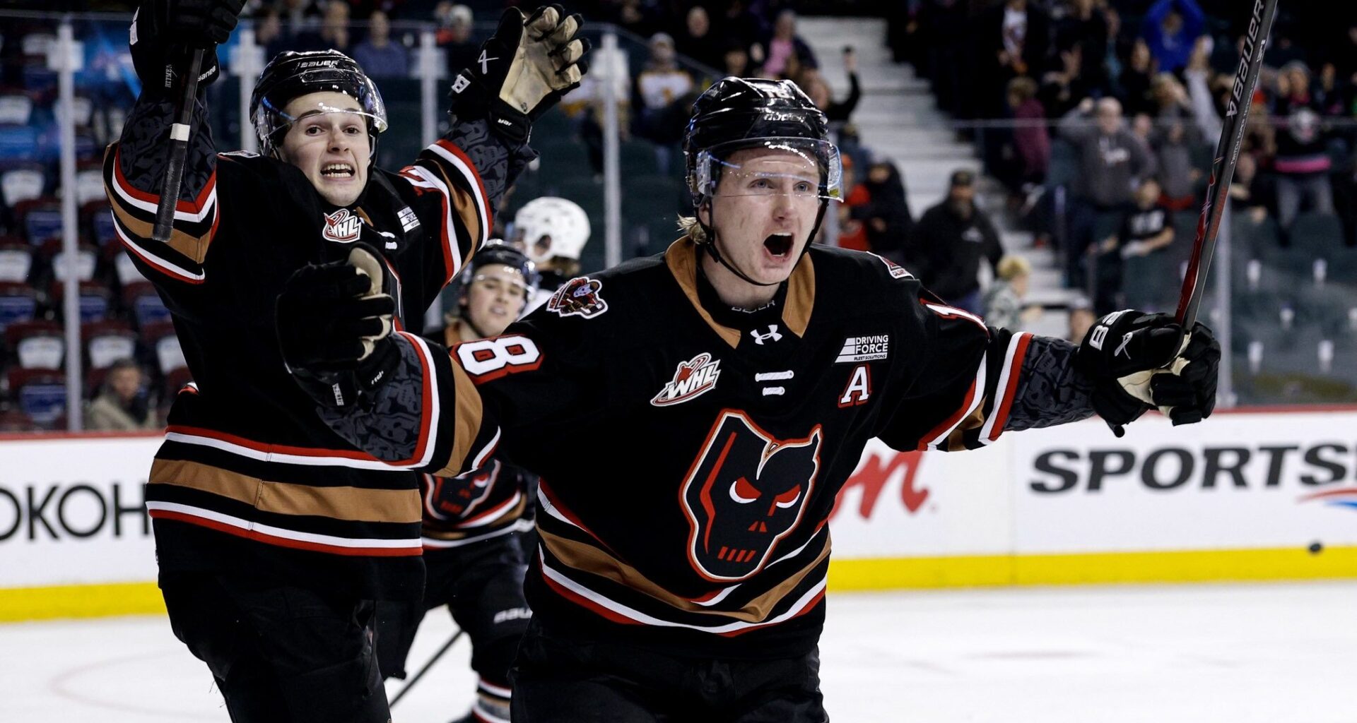 Hitmen's Moore nets 4 straight game-winning goals to sweep Wheat Kings