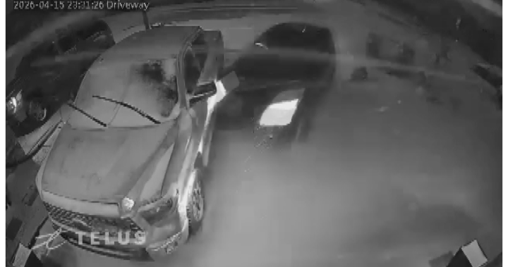 Northwest Calgary family seeks answers after motorist crashes into home, drives away - Calgary