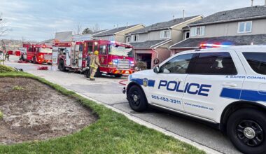 3 people rushed to hospital after Mississauga townhouse fire