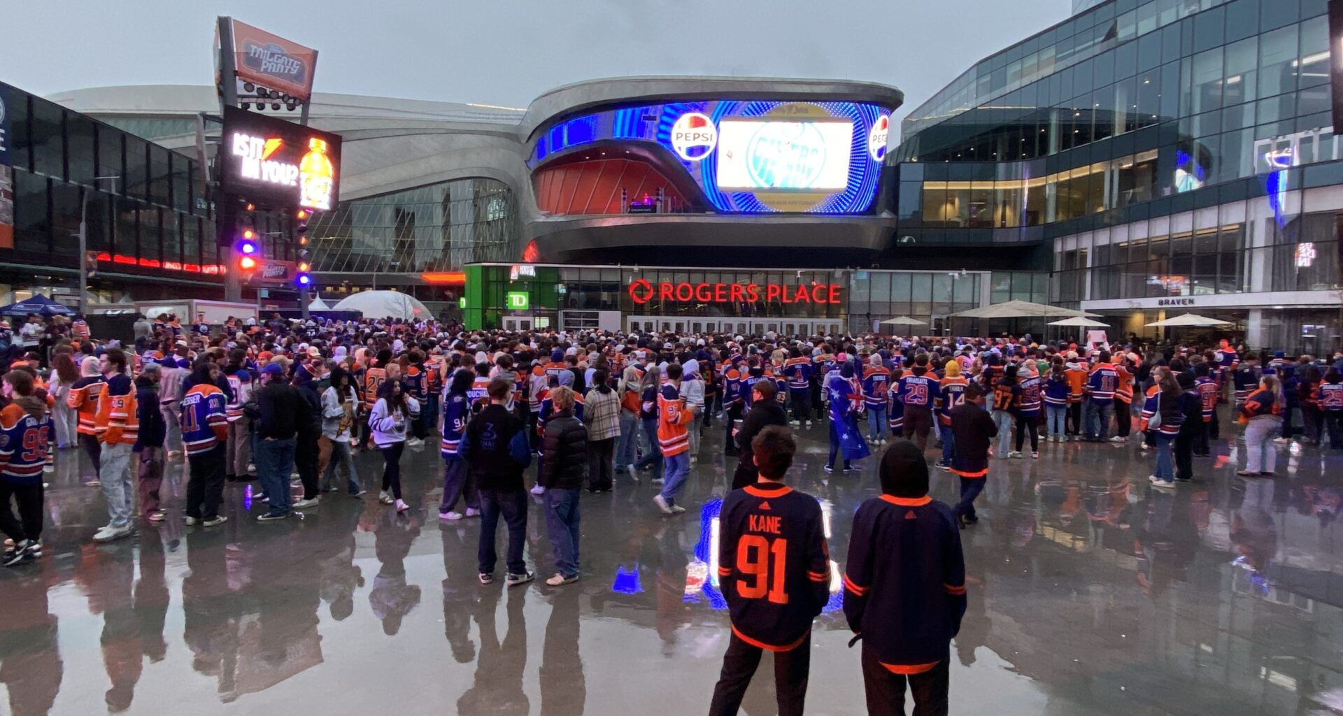 Businesses, fans bracing for Edmonton Oilers’ 7th straight playoff run