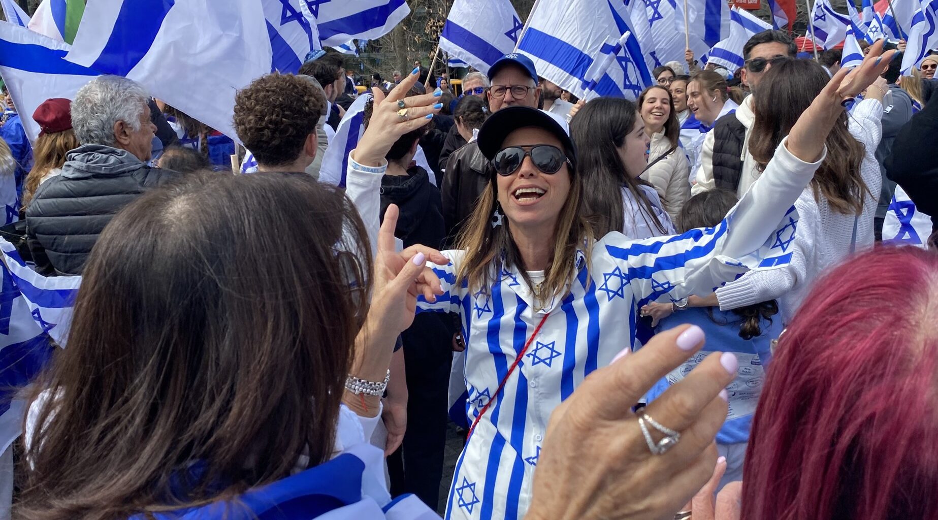 Montreal marks Israel's Independence Day with dancing, music — and heavy security