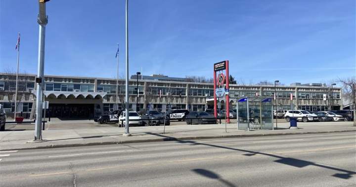 Injured Jasper Place High School student taken to hospital after suspected stabbing - Edmonton