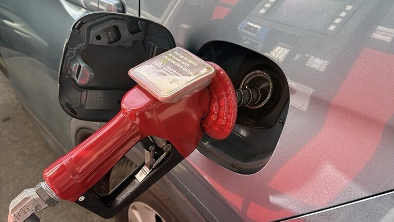 Metro Vancouver gas prices rise, set to keep rising