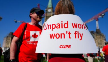 Union claims Ottawa’s unpaid work probe doesn’t take flight attendants’ arguments seriously