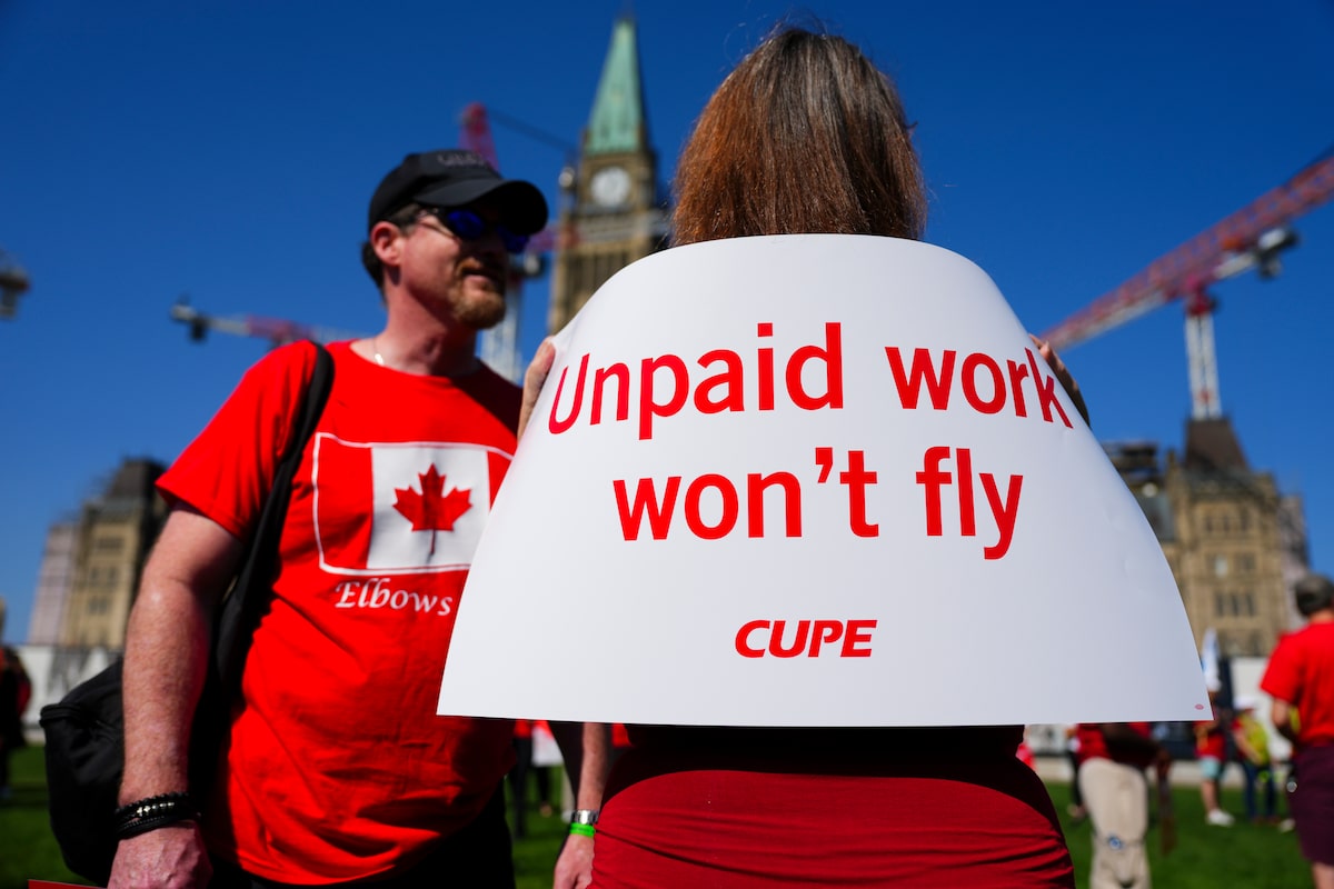 Union claims Ottawa’s unpaid work probe doesn’t take flight attendants’ arguments seriously