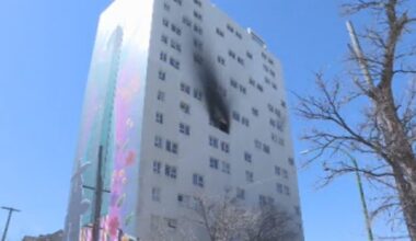 One person dead after fire at Kennedy Street apartment building - Winnipeg