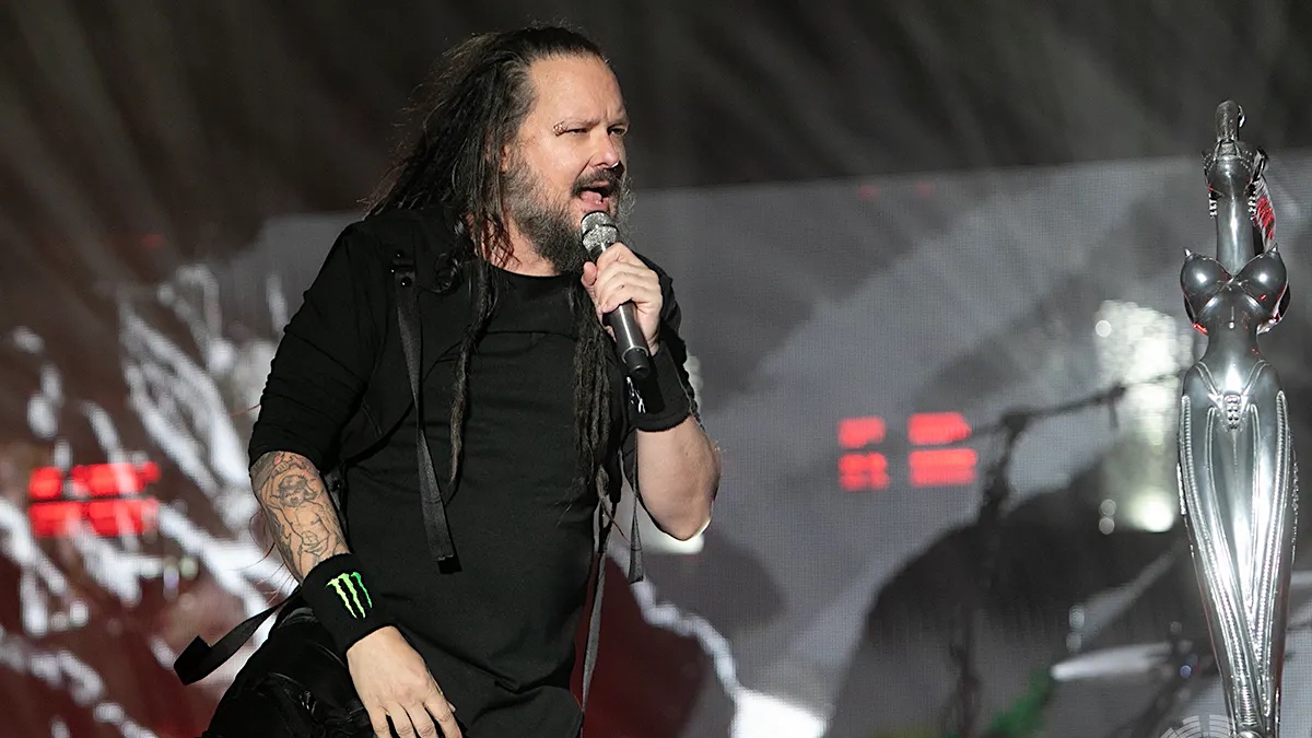 Korn Give New Song "Reward the Scars" Its Live Debut, Unveil Music Video