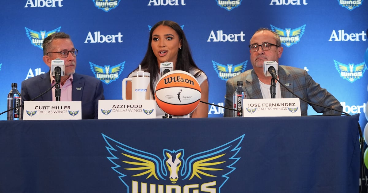 Dallas Wings stifle questions about Azzi Fudd-Paige Bueckers relationship