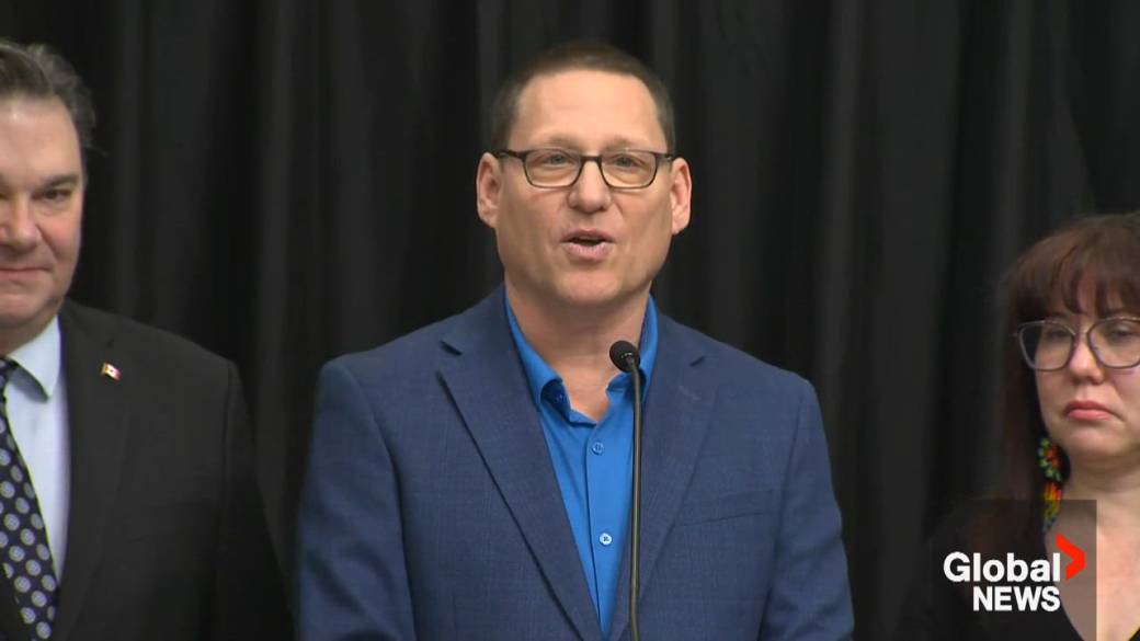 Click to play video: 'Avi Lewis signals no rush to secure parliamentary seat'