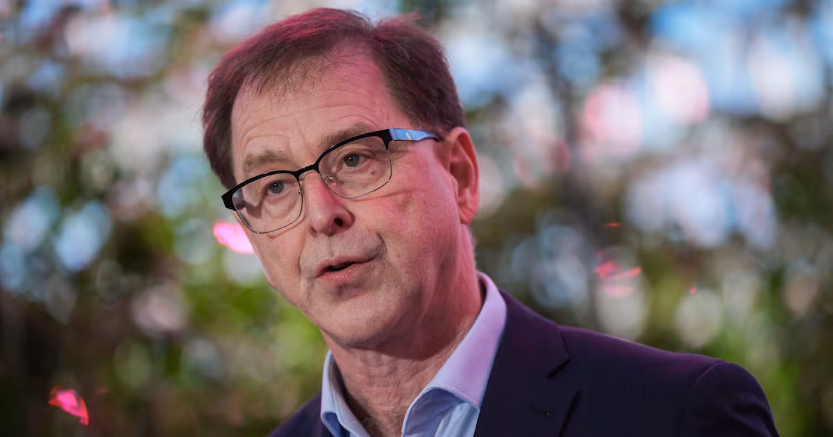 B.C. government reacts to report Ottawa favours southern pipeline route - CTV News