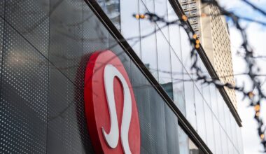 Lululemon shares sink after CEO from Nike unimpressed