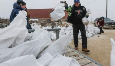 From Manitoba to Quebec, Canadians prepare for spring flooding