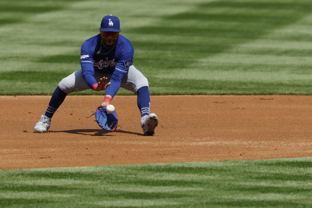 Mookie Betts Leaves Game Due To Back Injury, Will Undergo MRI