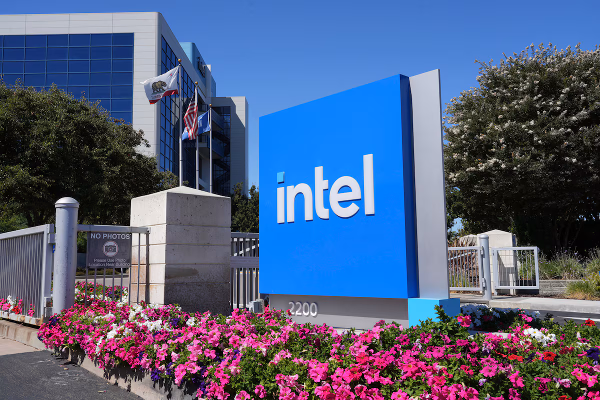 Intel soars on signs AI boom for CPUs is here