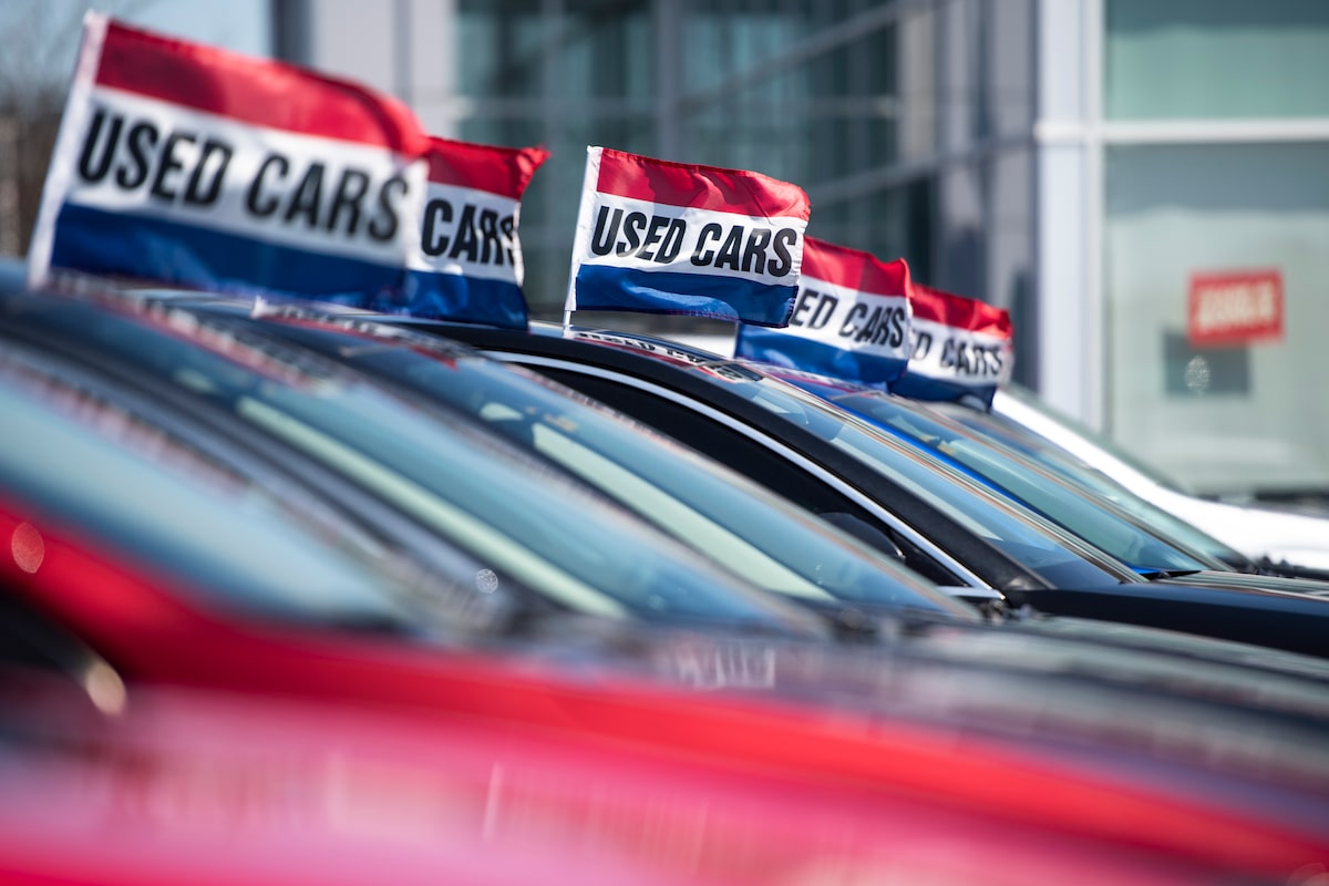 Canadian retail sales up 0.7% in February, driven by motor vehicle and parts dealers