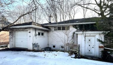 With four offers for detached home in Toronto, sale ends at $19,100 under asking