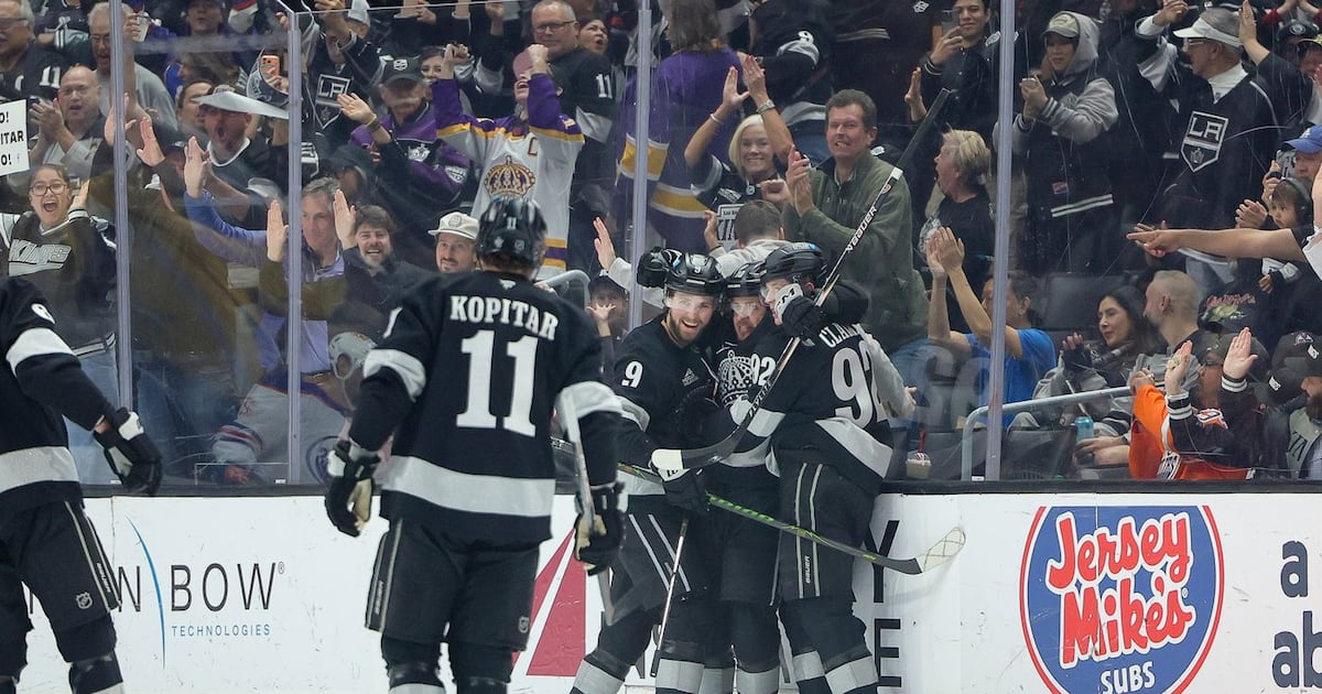 Artemi Panarin scores, Los Angeles Kings shut down Edmonton Oilers to boost their playoff chances