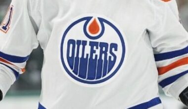 Edmonton Oilers lose to motivated Mammoth in possible playoff preview