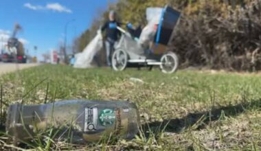 Montreal man takes on personal mission to clean city streets