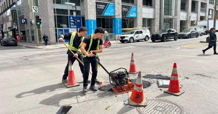 ‘For the love of the city’: Vigilantes volunteer to help Montreal fill potholes - Montreal