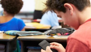 Ontario tech restrictions could mean no phones on school grounds - CTV News