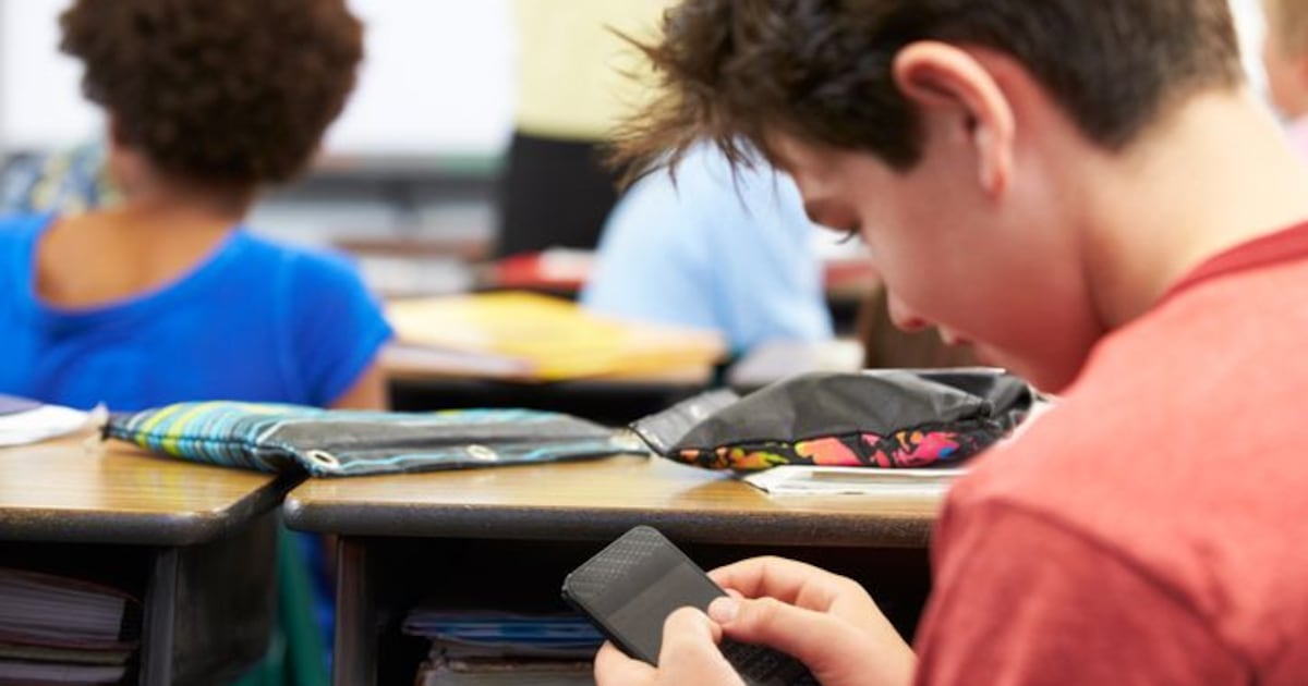 Ontario tech restrictions could mean no phones on school grounds - CTV News
