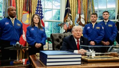 Jeremy Hansen, rest of Artemis II crew meet Trump at White House