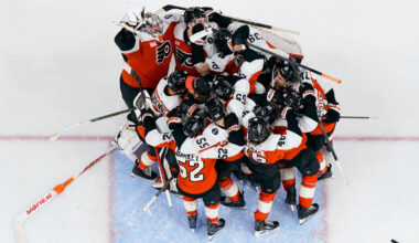 Flyers clinch playoff berth, Hurricanes secure Eastern Conference title