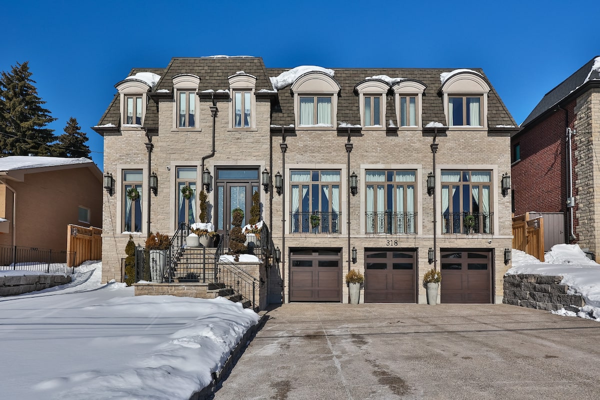 Seller of four-bedroom house trims $295,000 off asking price