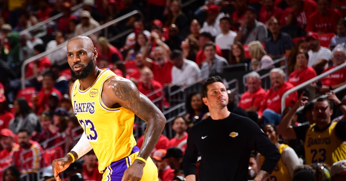 LeBron James takes blame after Lakers' blowout loss to Rockets