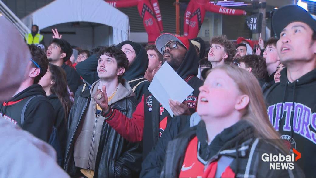 Click to play video: 'Raptors fans at Jurassic Park react to Game 2 loss against Cavaliers'