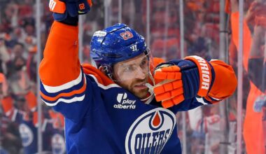 Edmonton Oilers lead Anaheim Ducks after second period in Game 5 of first-round playoff series