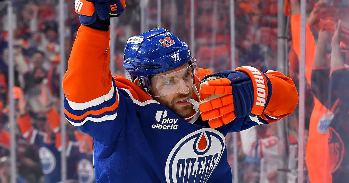 Edmonton Oilers lead Anaheim Ducks after second period in Game 5 of first-round playoff series